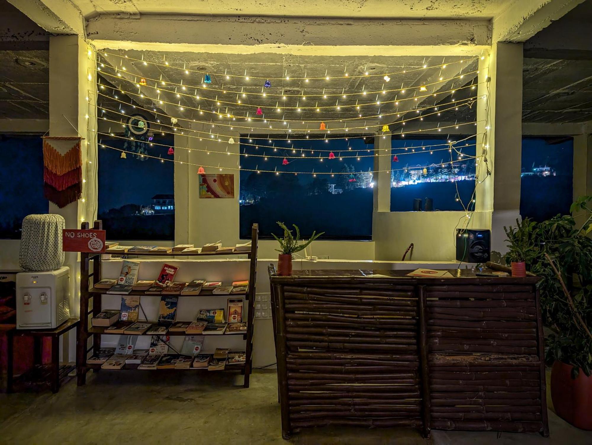 Hobo Hostel Dharamshala Buitenkant foto